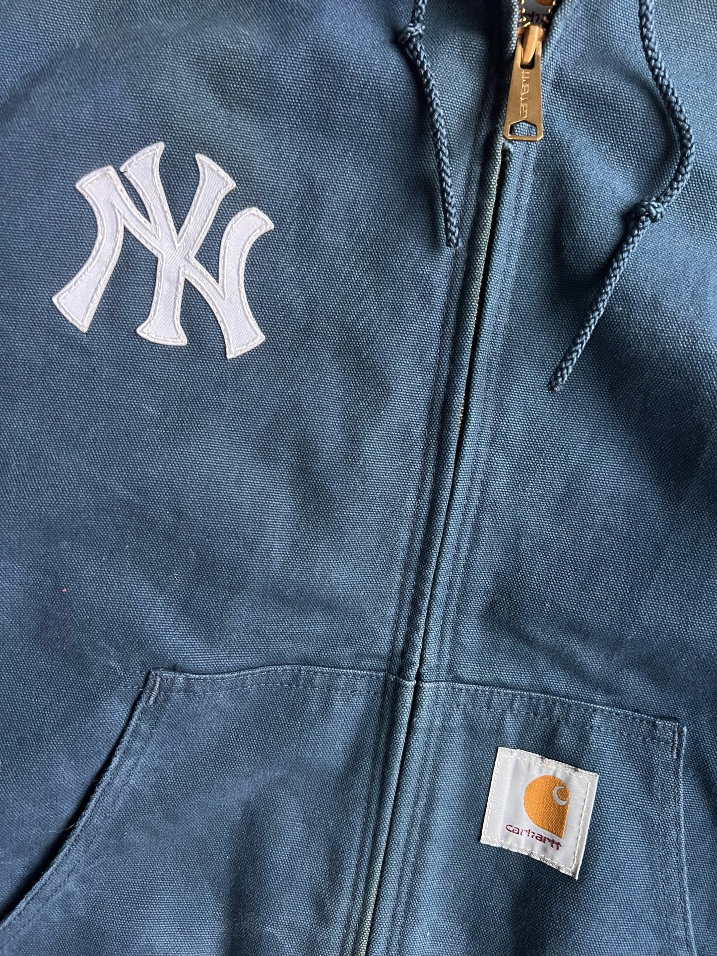 Vintage Yankees Navy Hooded Carhartt Jacket - L