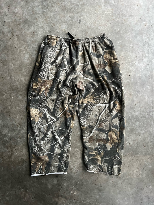 Vintage Liberty Realtree Camo Sweatpants - L