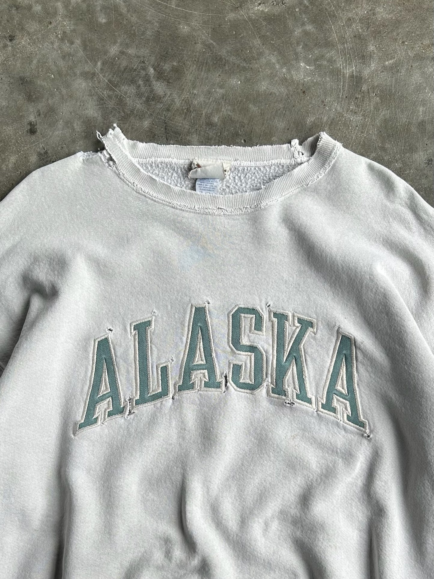 Vintage Distressed Alaska Crew - L