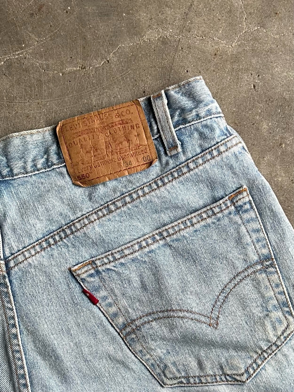 Vintage Light Wash Levi’s Red Tab Denim Shorts - 28