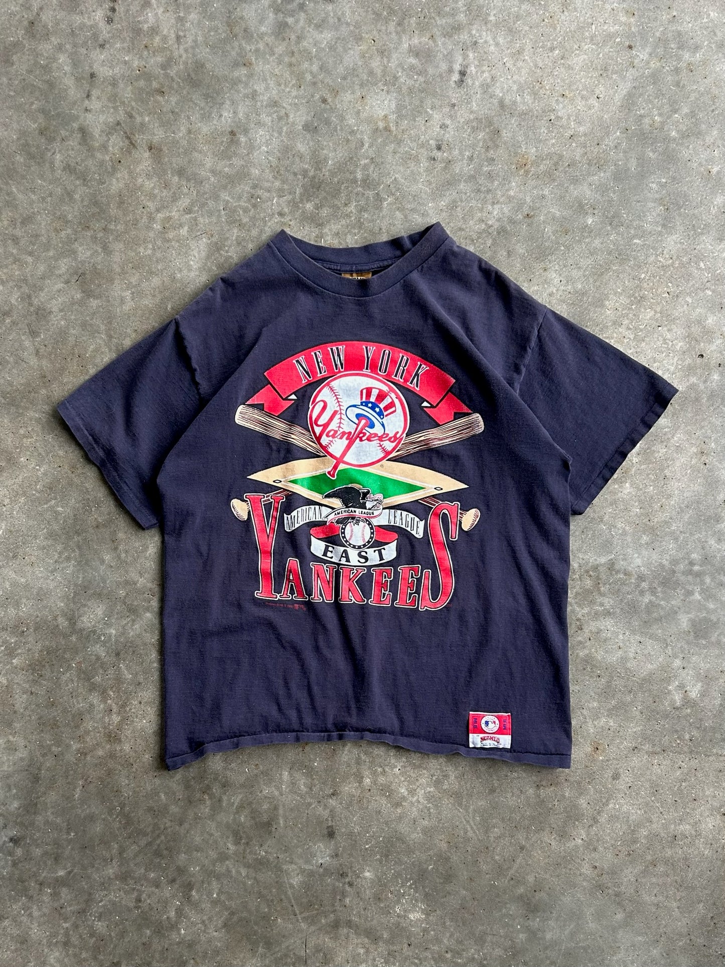 Vintage Navy New York Yankees Tee - L