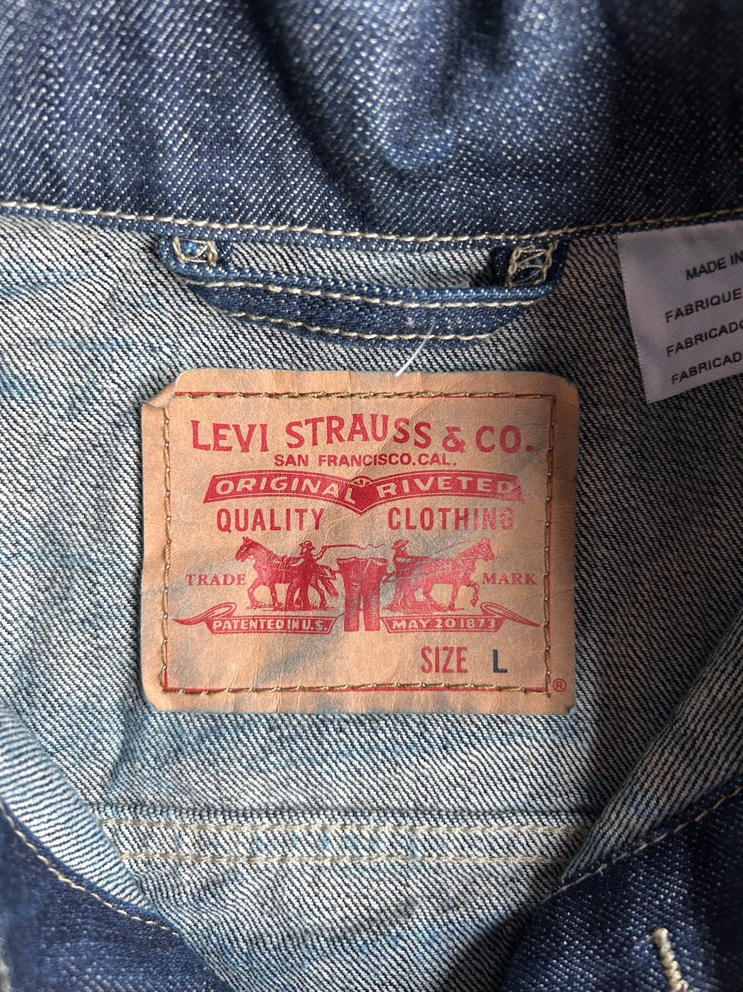 Vintage Dark Wash Levi’s Denim Jacket - L