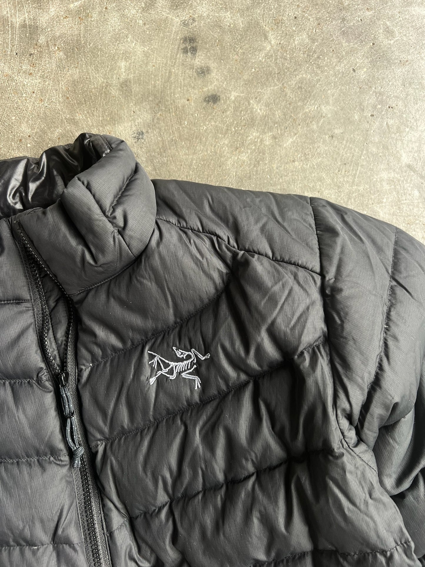 Vintage Black Arcteryx Puffer Jacket - XS