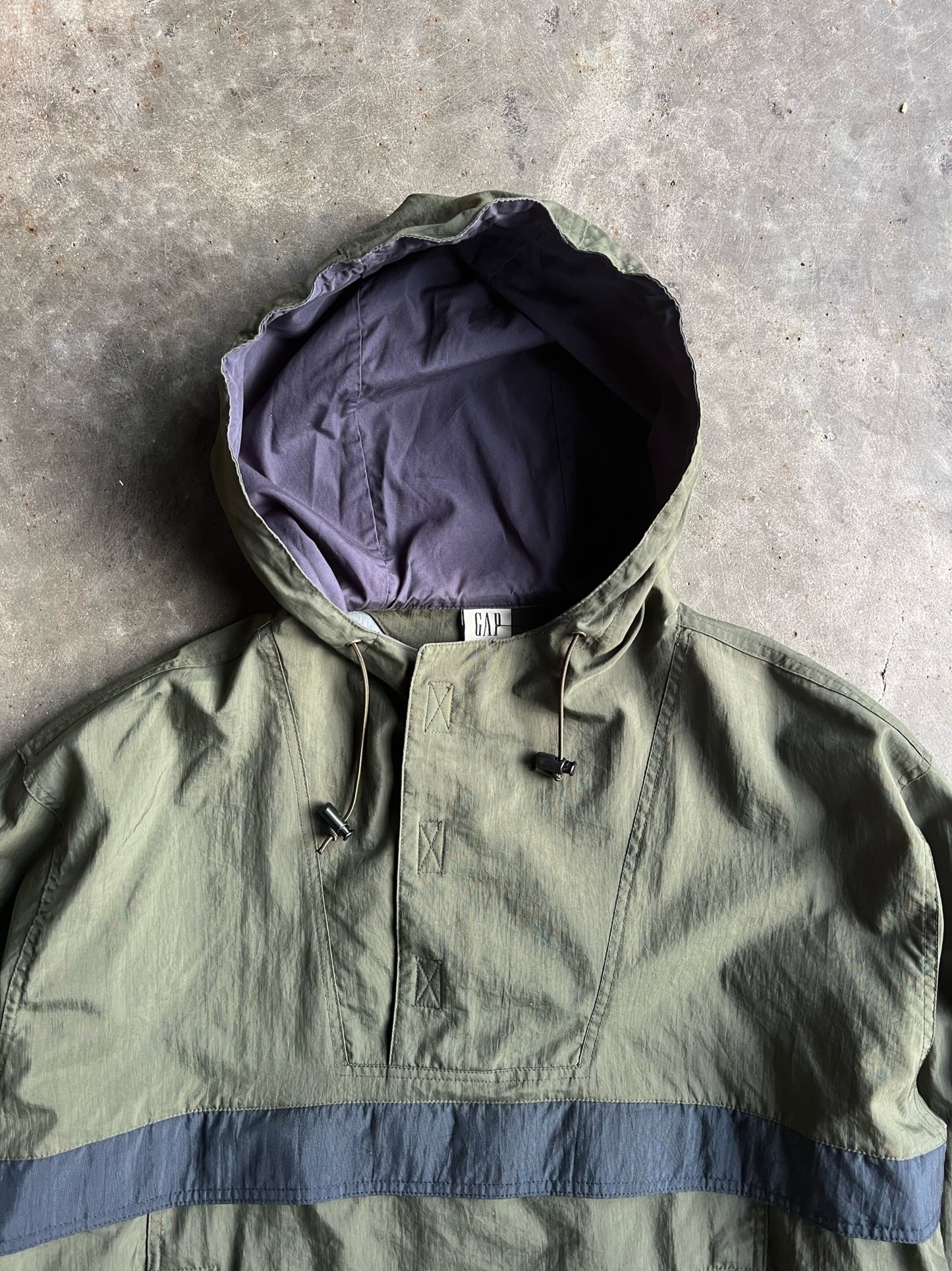 Vintage Gray Gap Wind Breaker - L