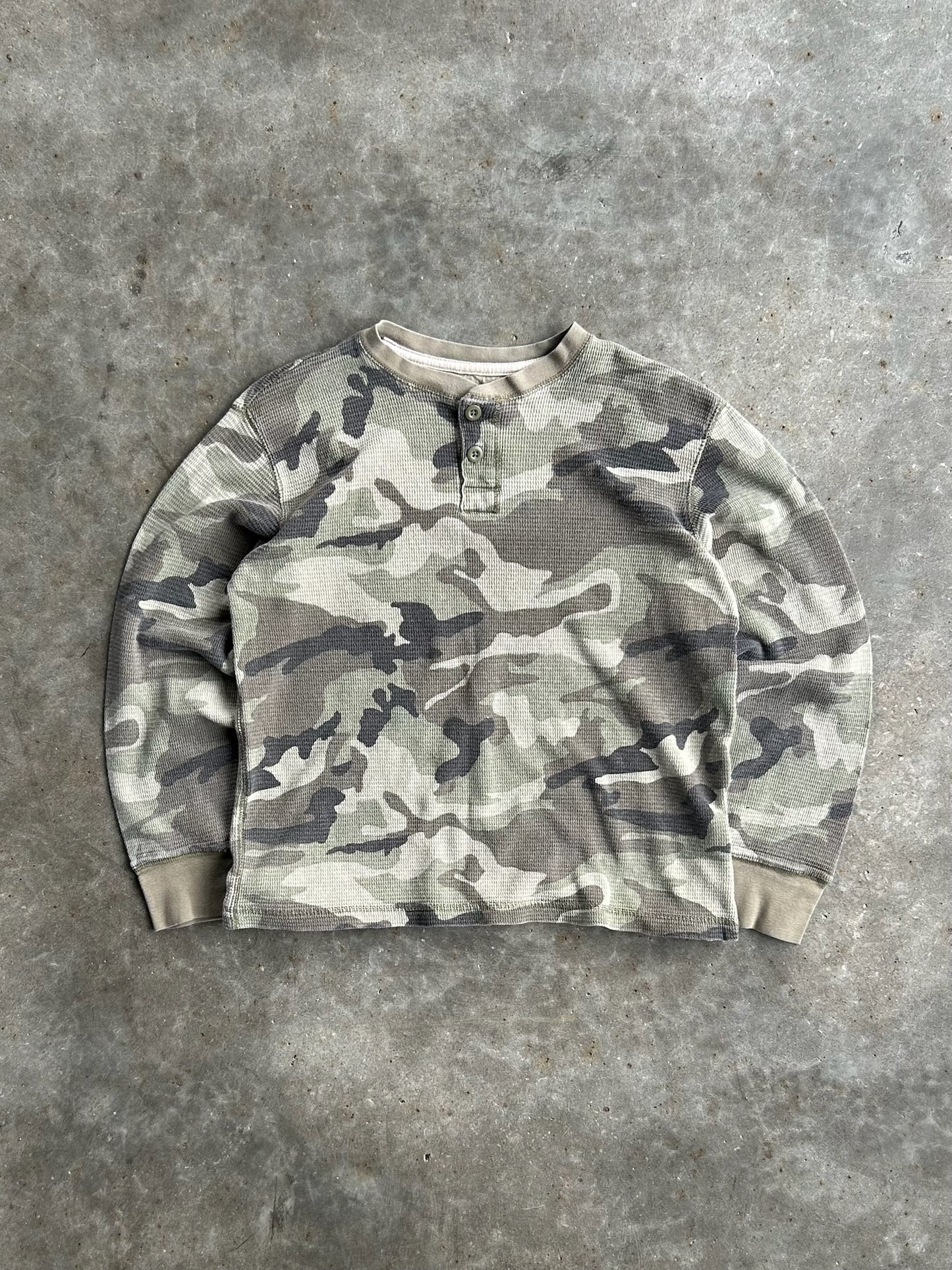 Vintage Camo Faded Glory Long Sleeve Thermal - M