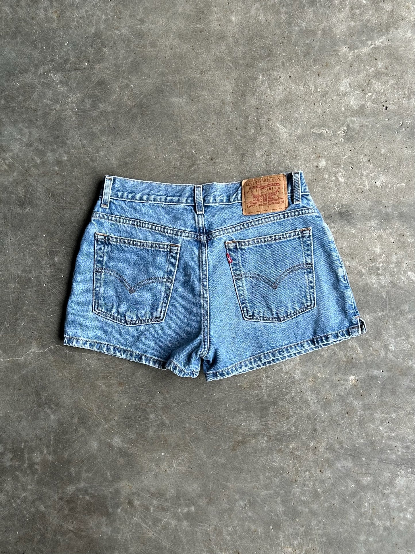 Vintage Medium Wash Levi’s Red Tab Denim Shorts - 28