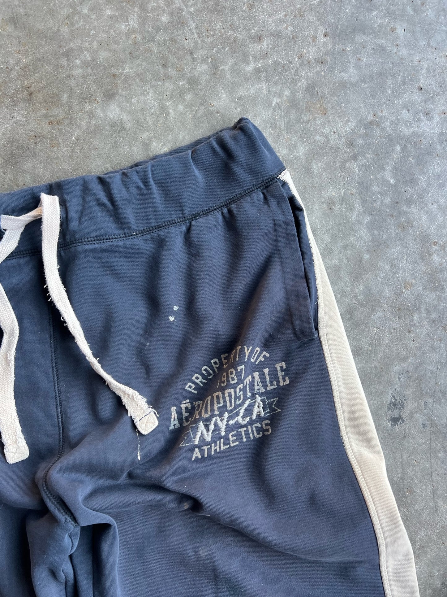 Vintage Navy Aeropostale Sweatpants - L