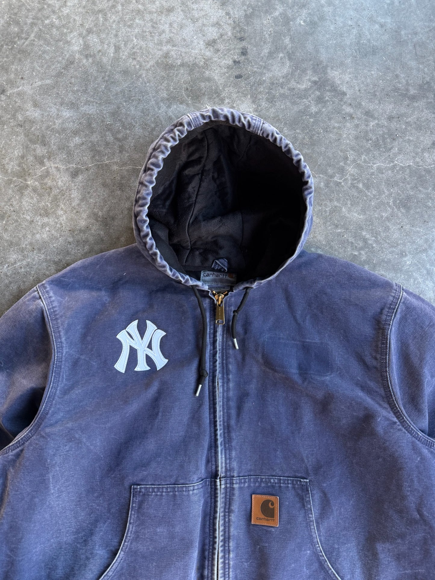 Vintage Navy Distressed Hooded Yankees Carhartt Jacket - XL