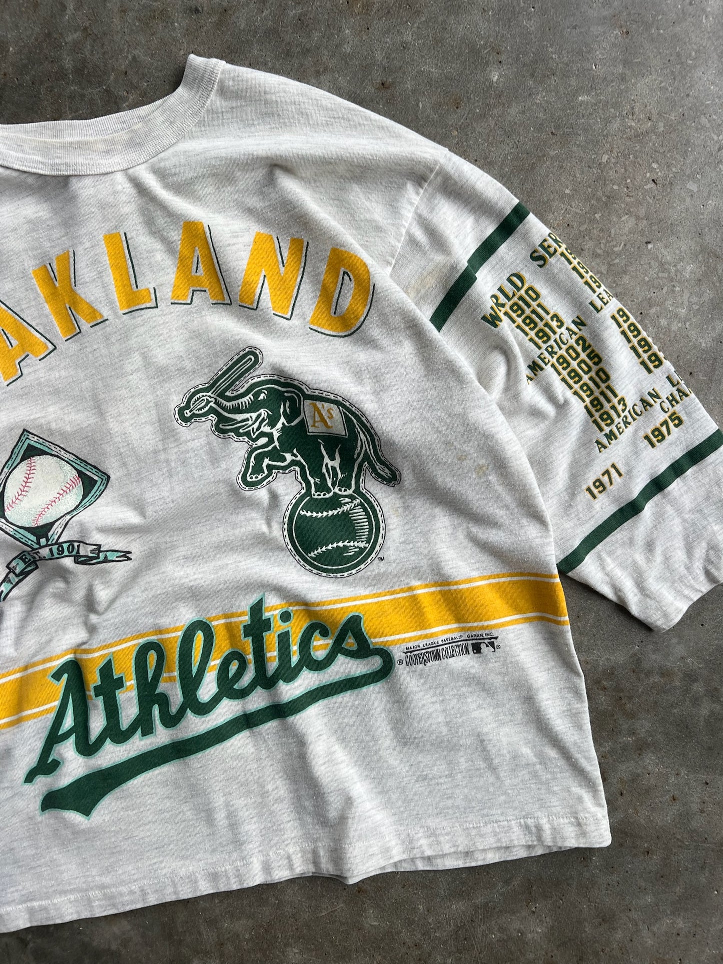 Vintage Oakland Athletics Long Gone Shirt - XL