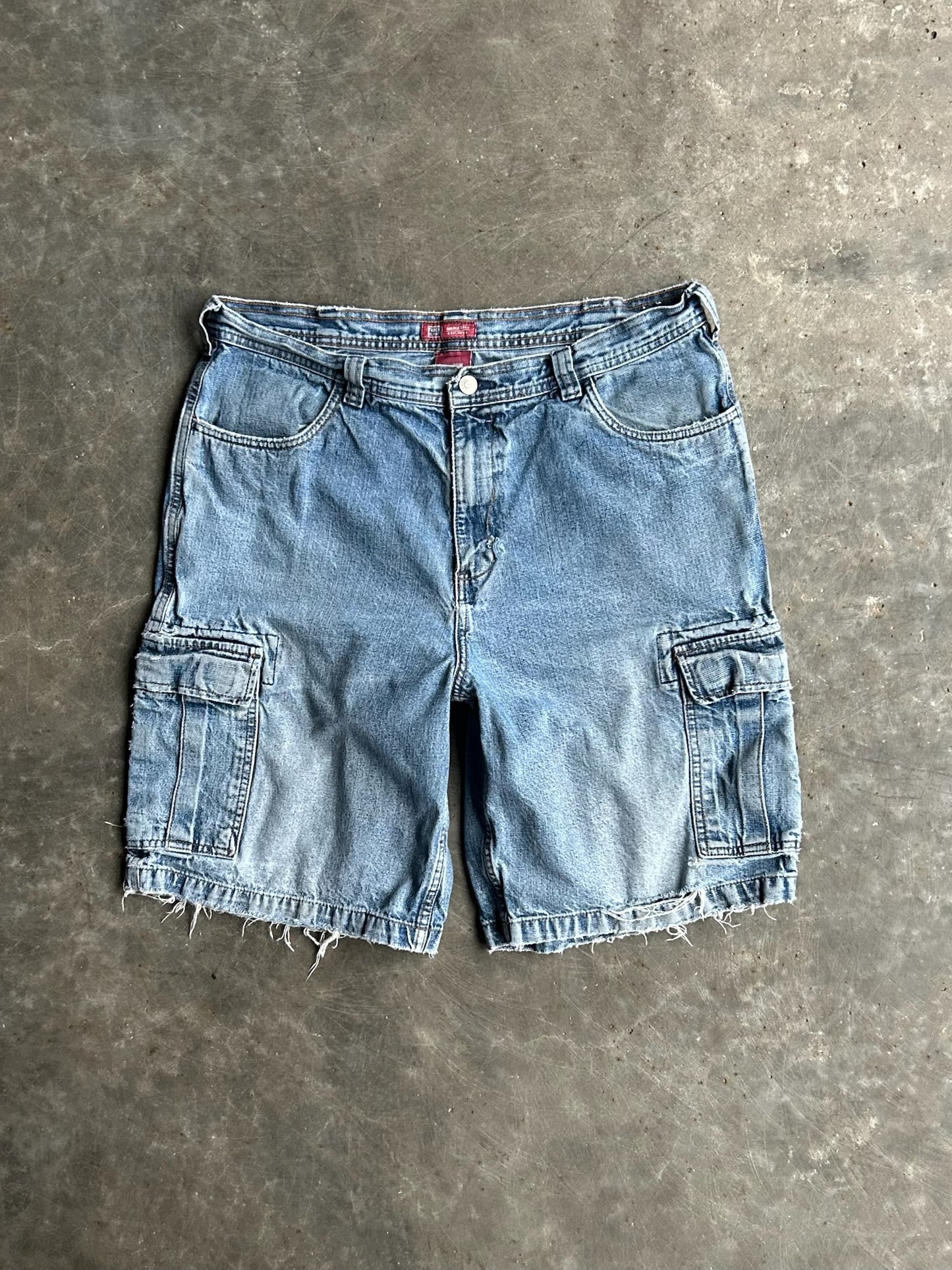 Vintage Medium Wash Distressed Faded Glory Cargo Denim Shorts - 34