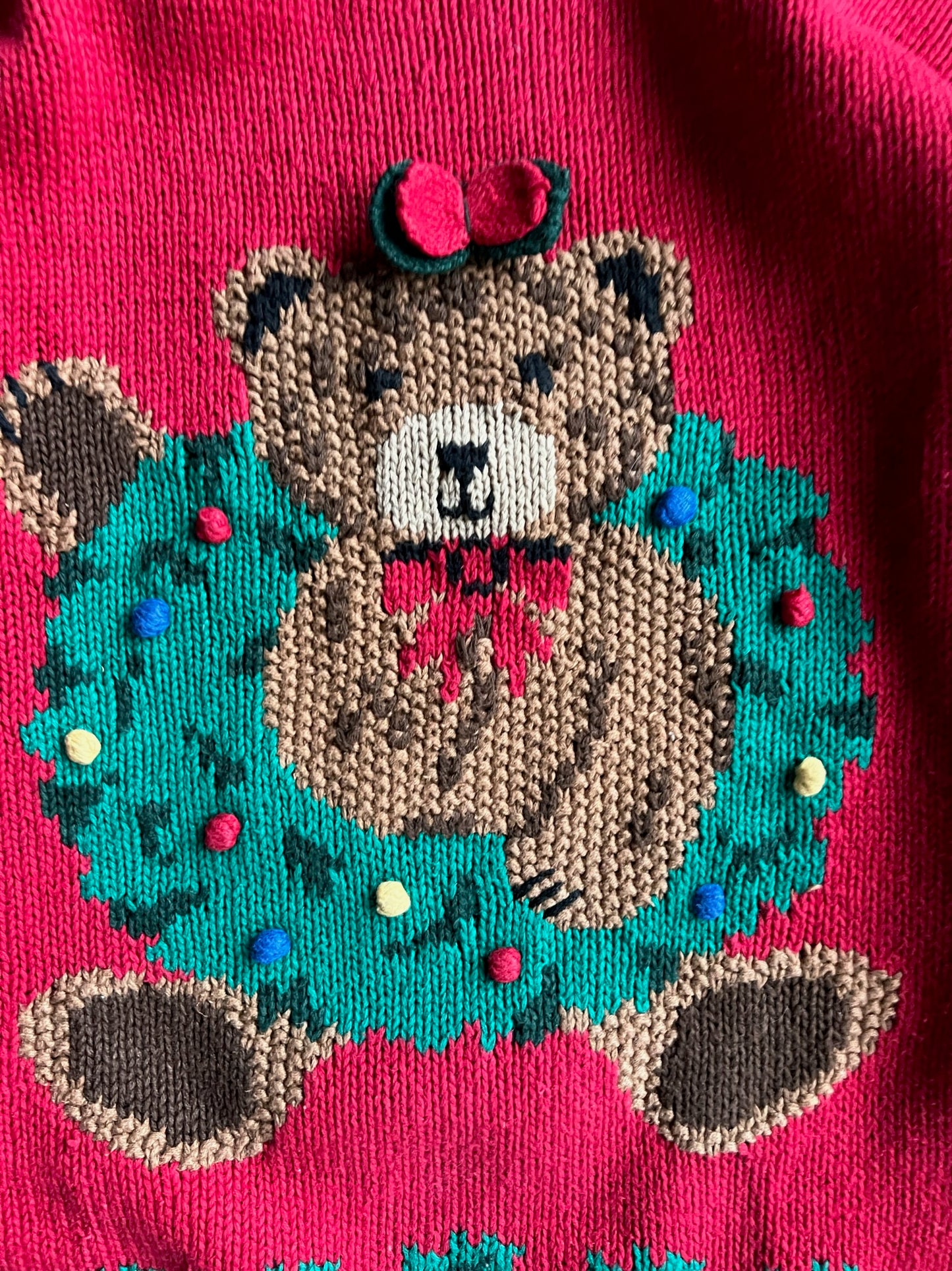 Vintage Red Teddy Bear Wreath Christmas Sweater - M