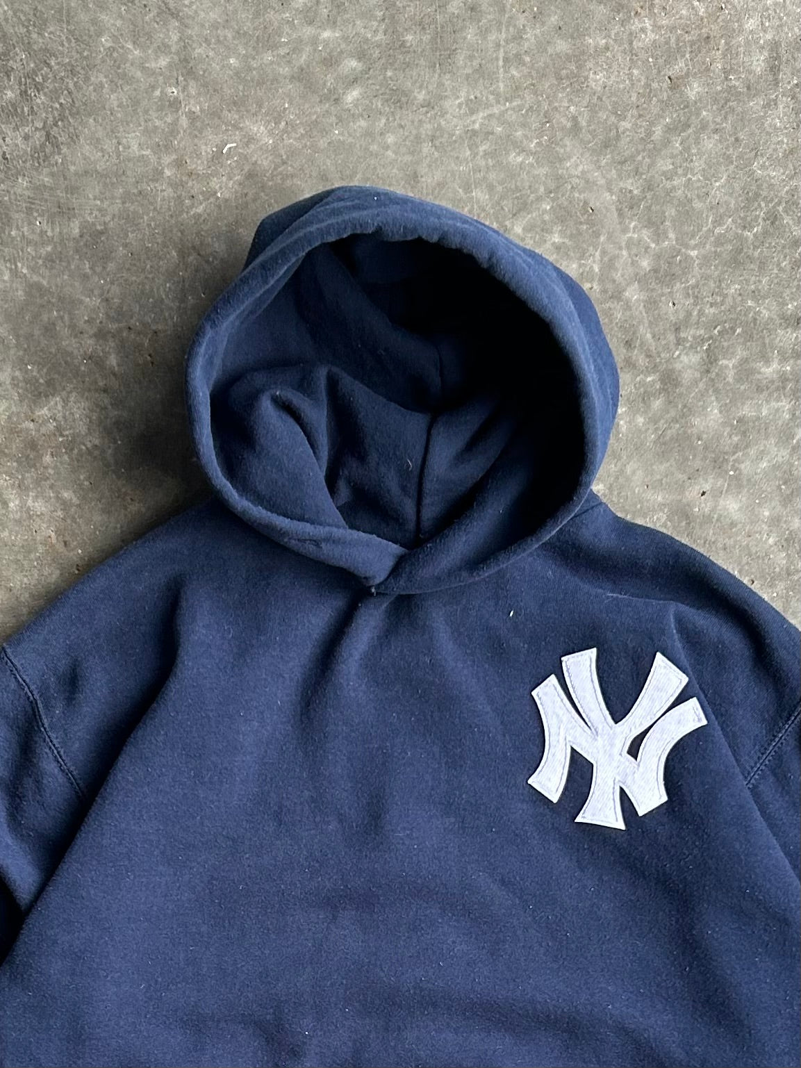 Vintage Navy NY Yankees Russell Hoodie - M