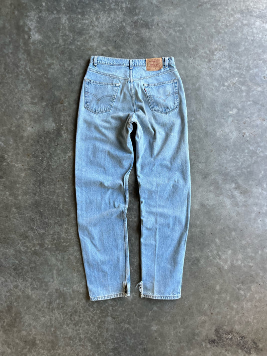 Vintage Light Wash Levi's 550 Pants - 34