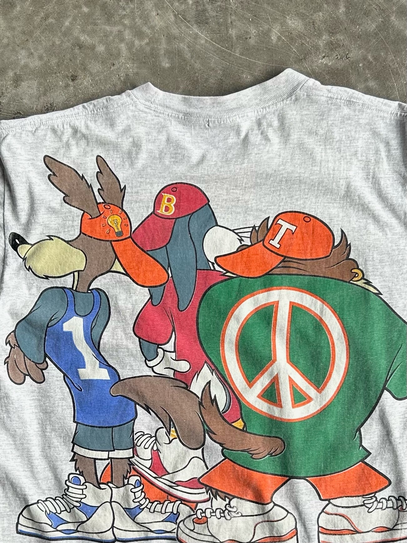 Vintage Bugs Bunny Basketball Tee - L