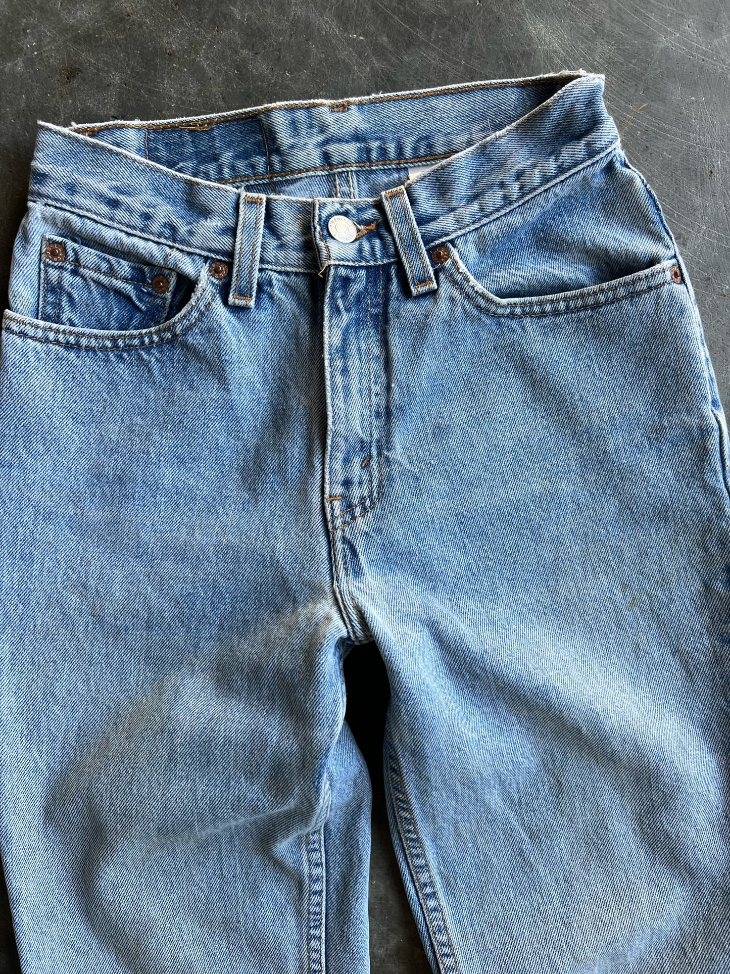 Vintage Light Wash Levi's 512 Pants - 25