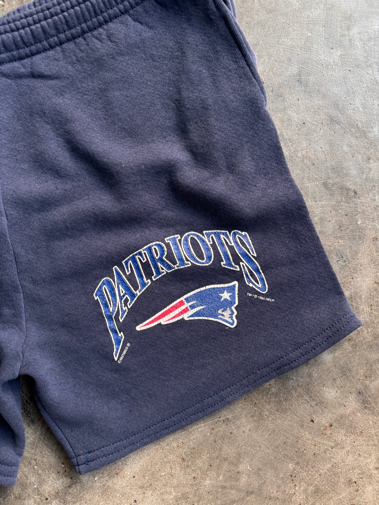 Vintage New England Patriots Shorts - L