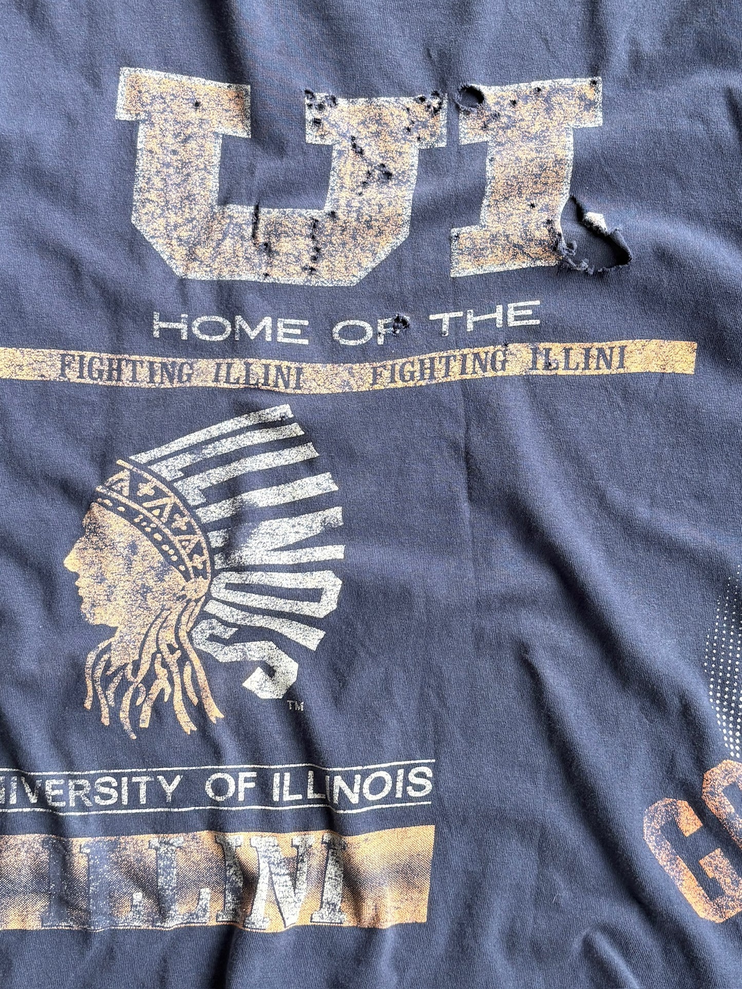 Vintage Navy Distressed University of Illinois Tee - L