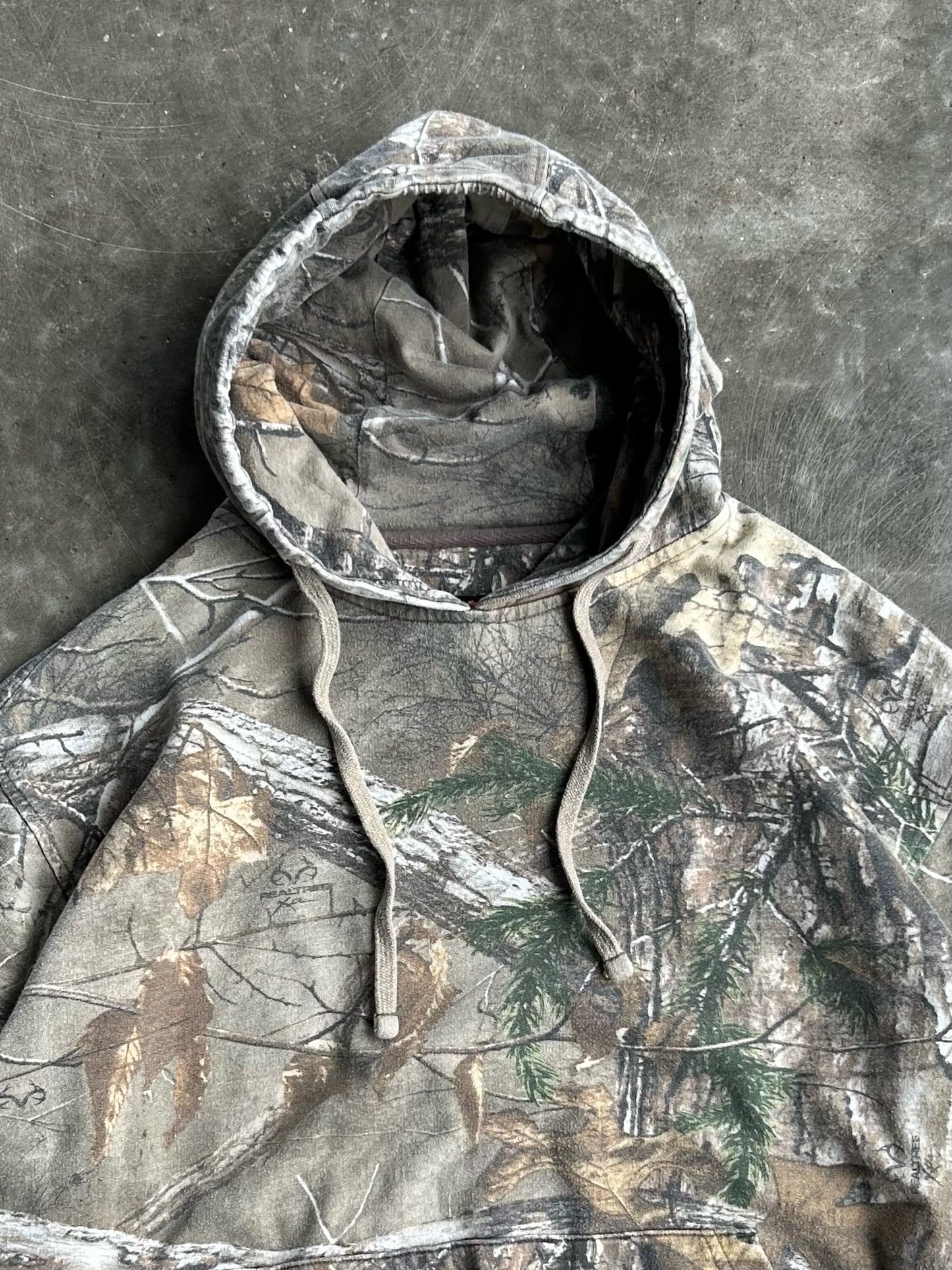 Vintage Camo Realtree Distressed Hoodie - L