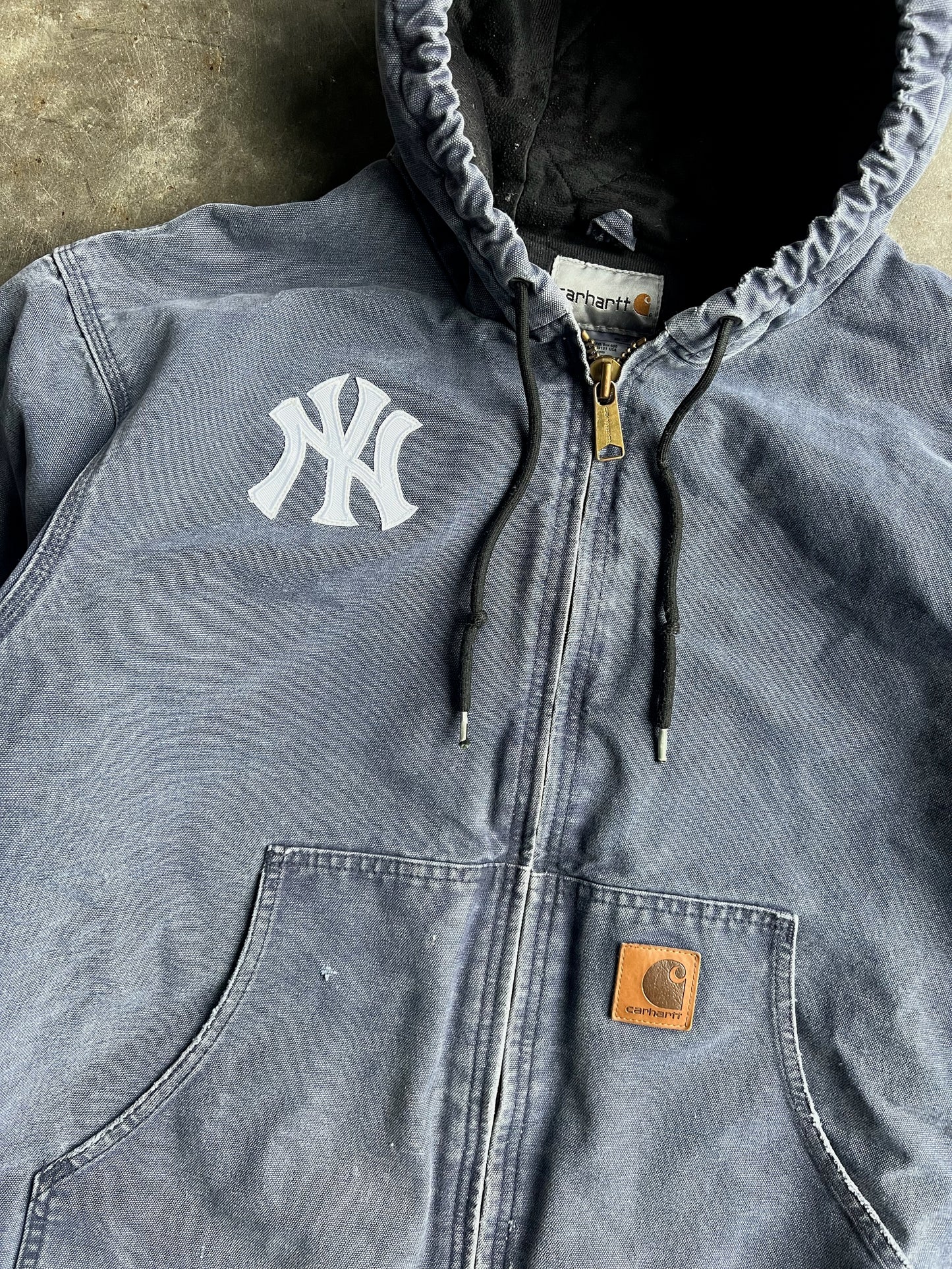 Vintage Faded Navy Yankees Hooded Carhartt Jacket - XL