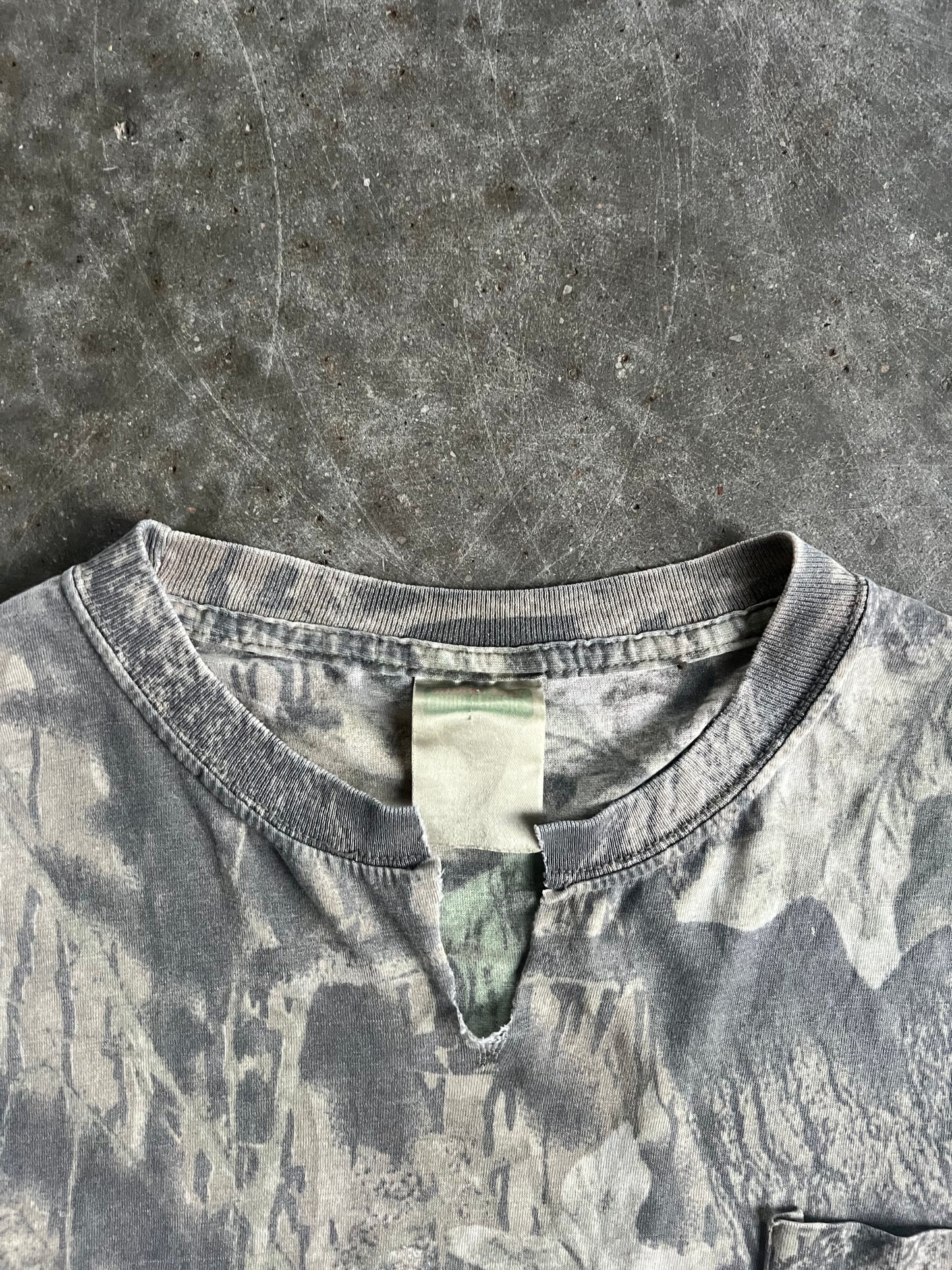 Vintage Mossy Oak Cut Off Shirt - XXL