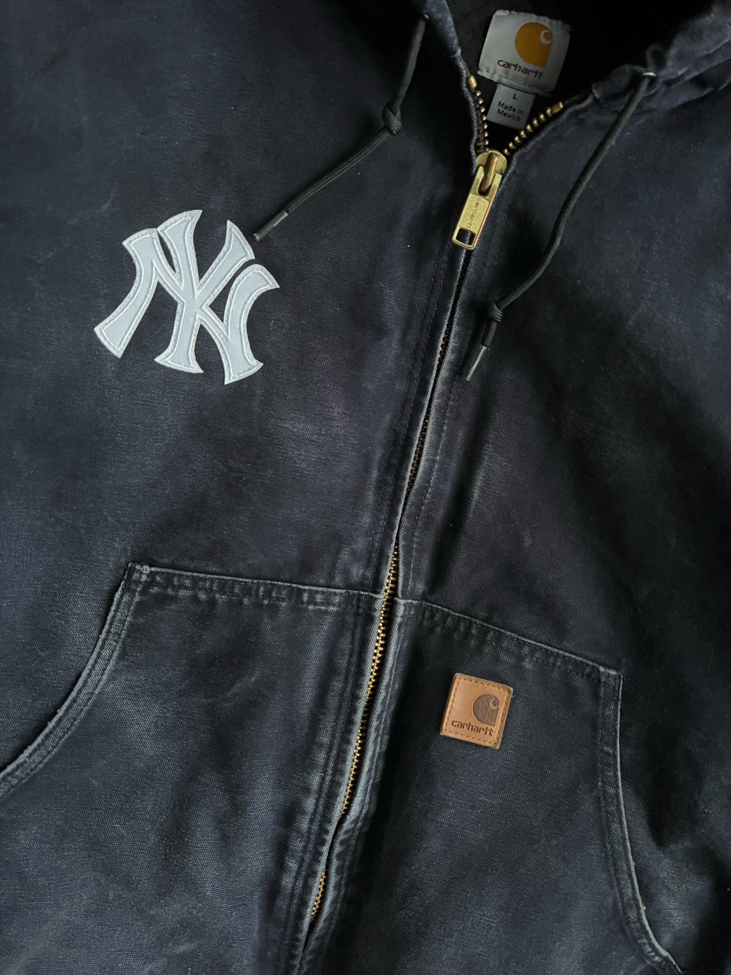 Vintage Yankees Navy Hooded Carhartt Jacket - L