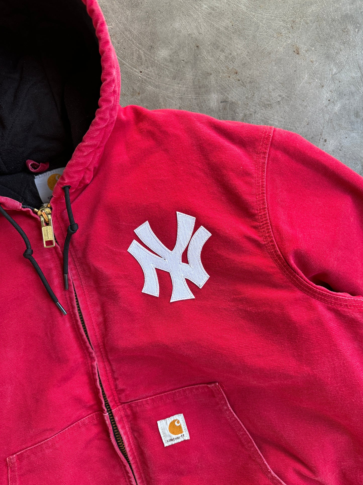 Vintage Red Yankees Carhartt Jacket - L