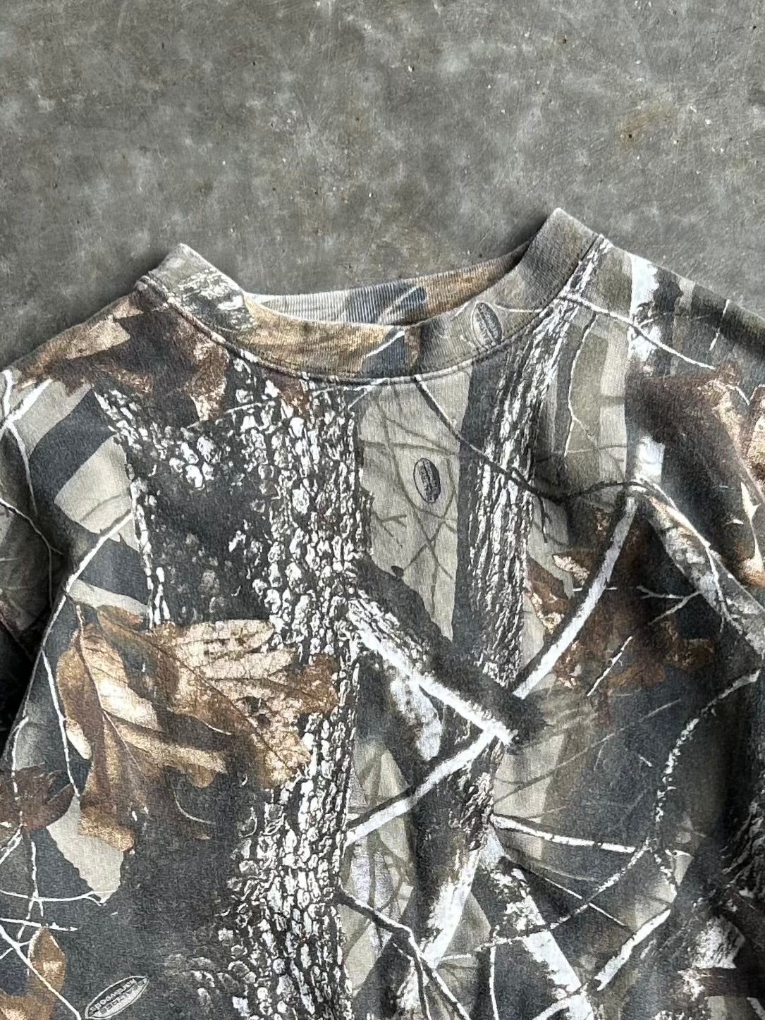 Vintage Liberty Realtree Camo Crew - M