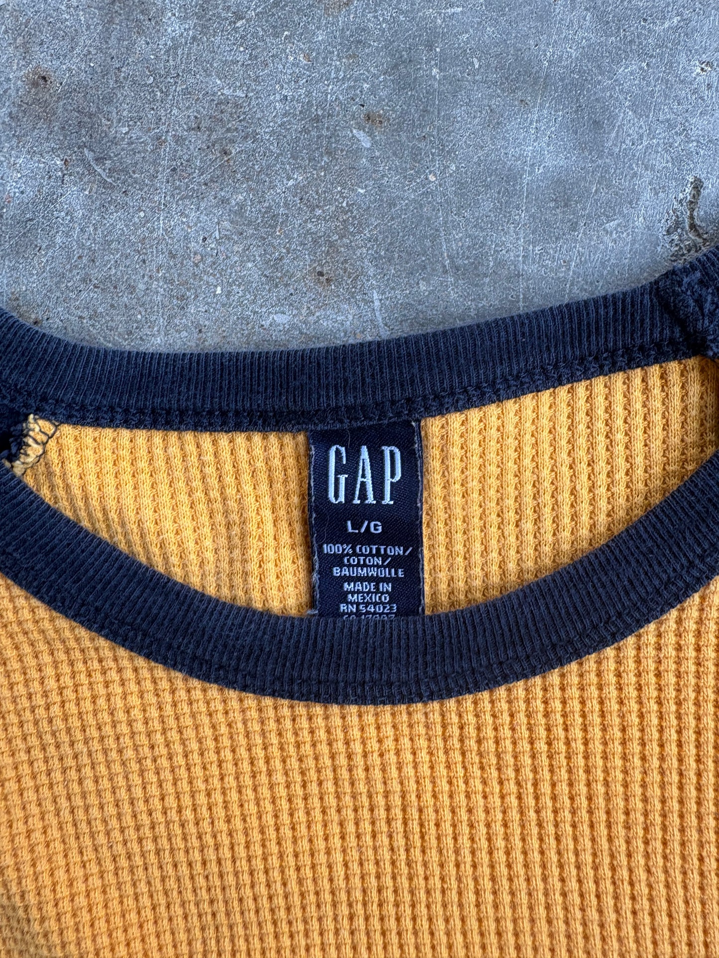 Vintage Yellow And Blue Gap Thermal - L