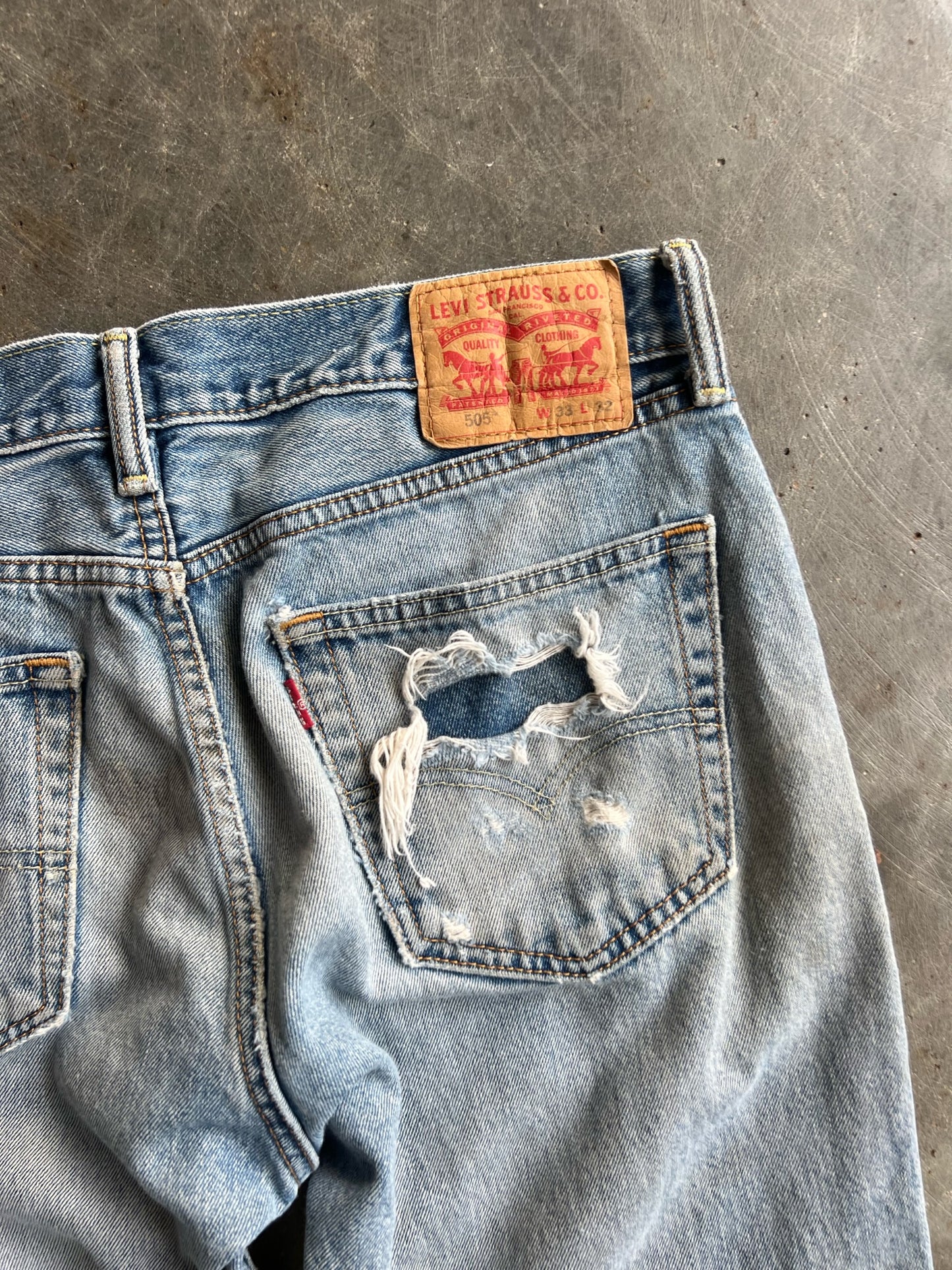 Vintage Distressed Faded Levi's 505 Pants - 34