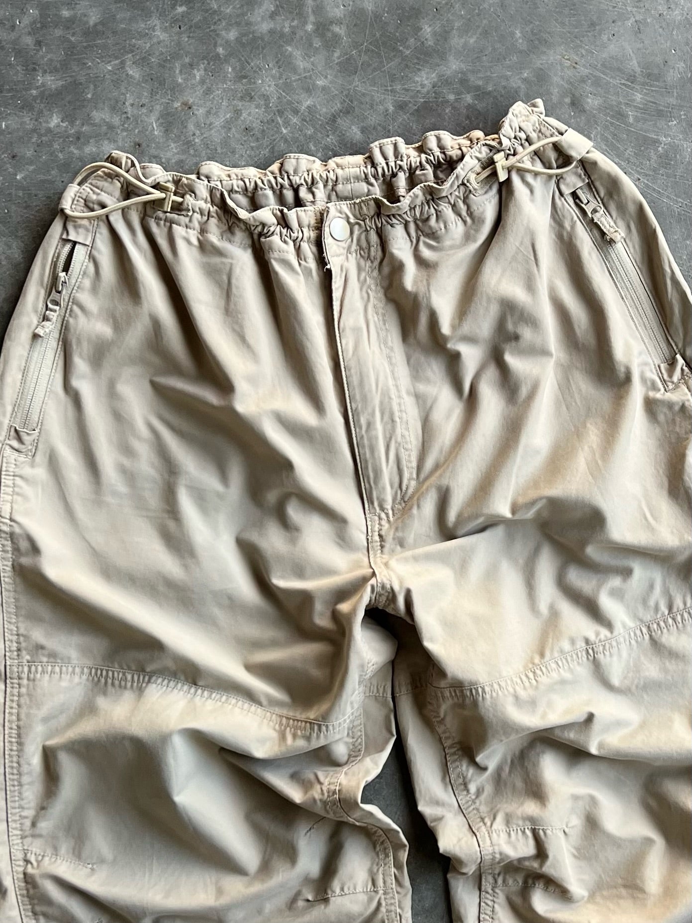 Vintage Khaki Gap Parachute Pants - L