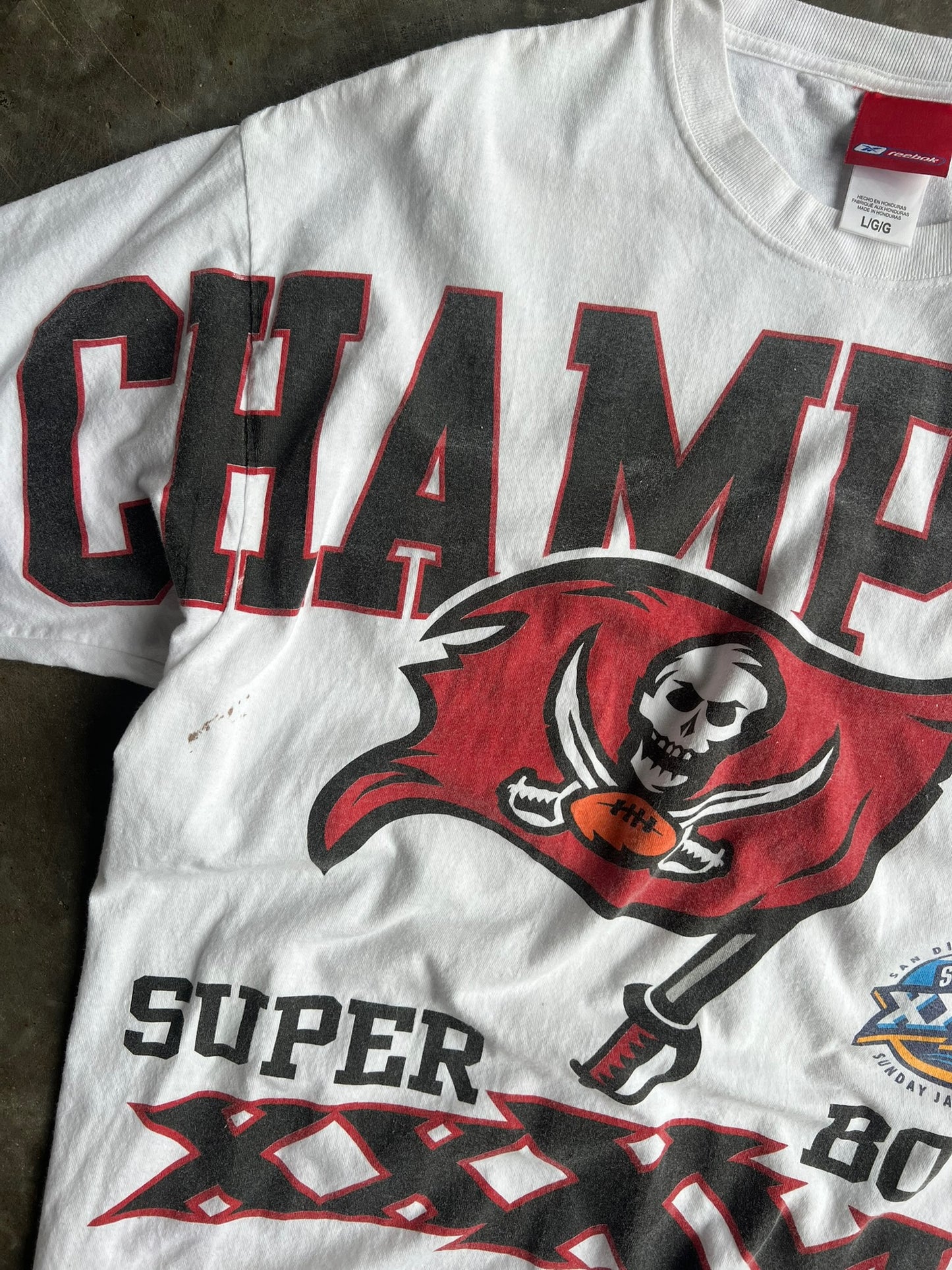 Tampa Bay Buccaneers Super Bowl Champions Shirt - L