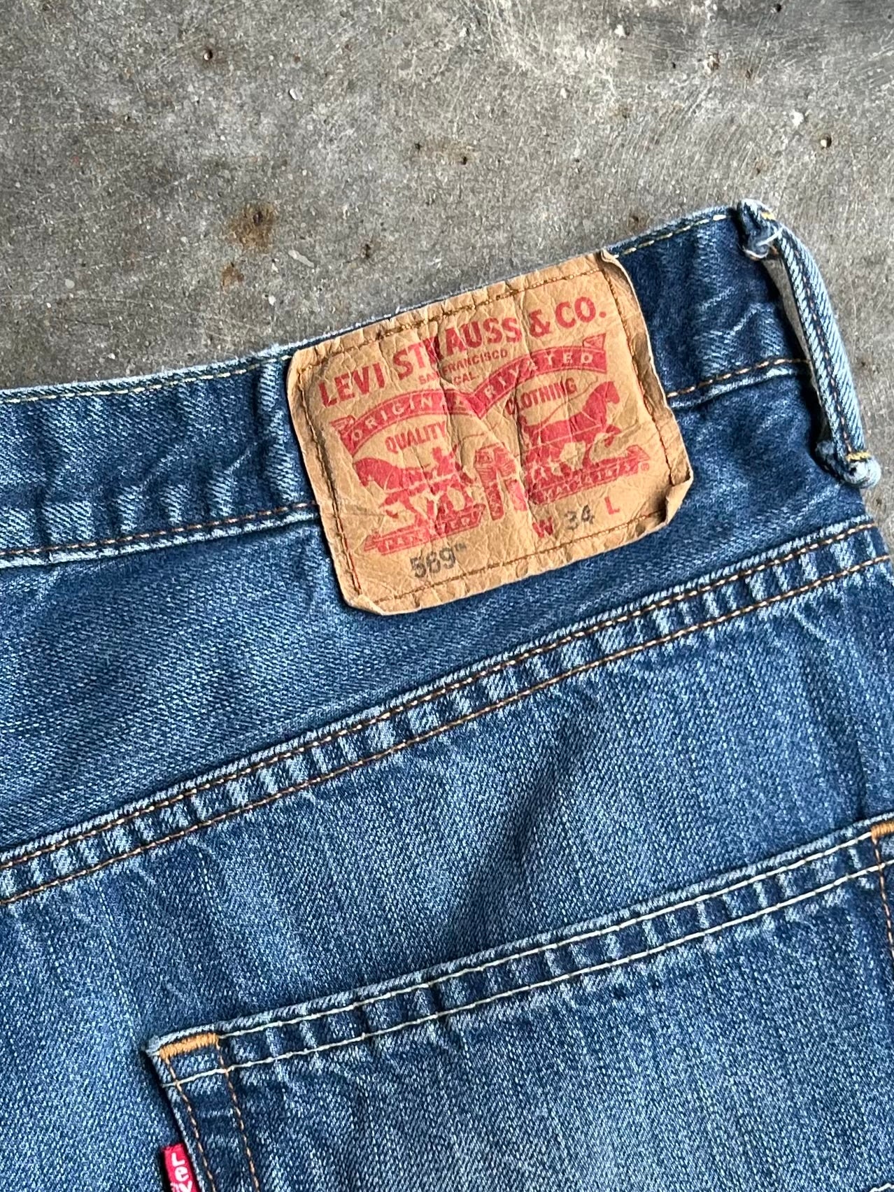 Vintage Levi’s 569 Red Tab Denim Shorts - 30