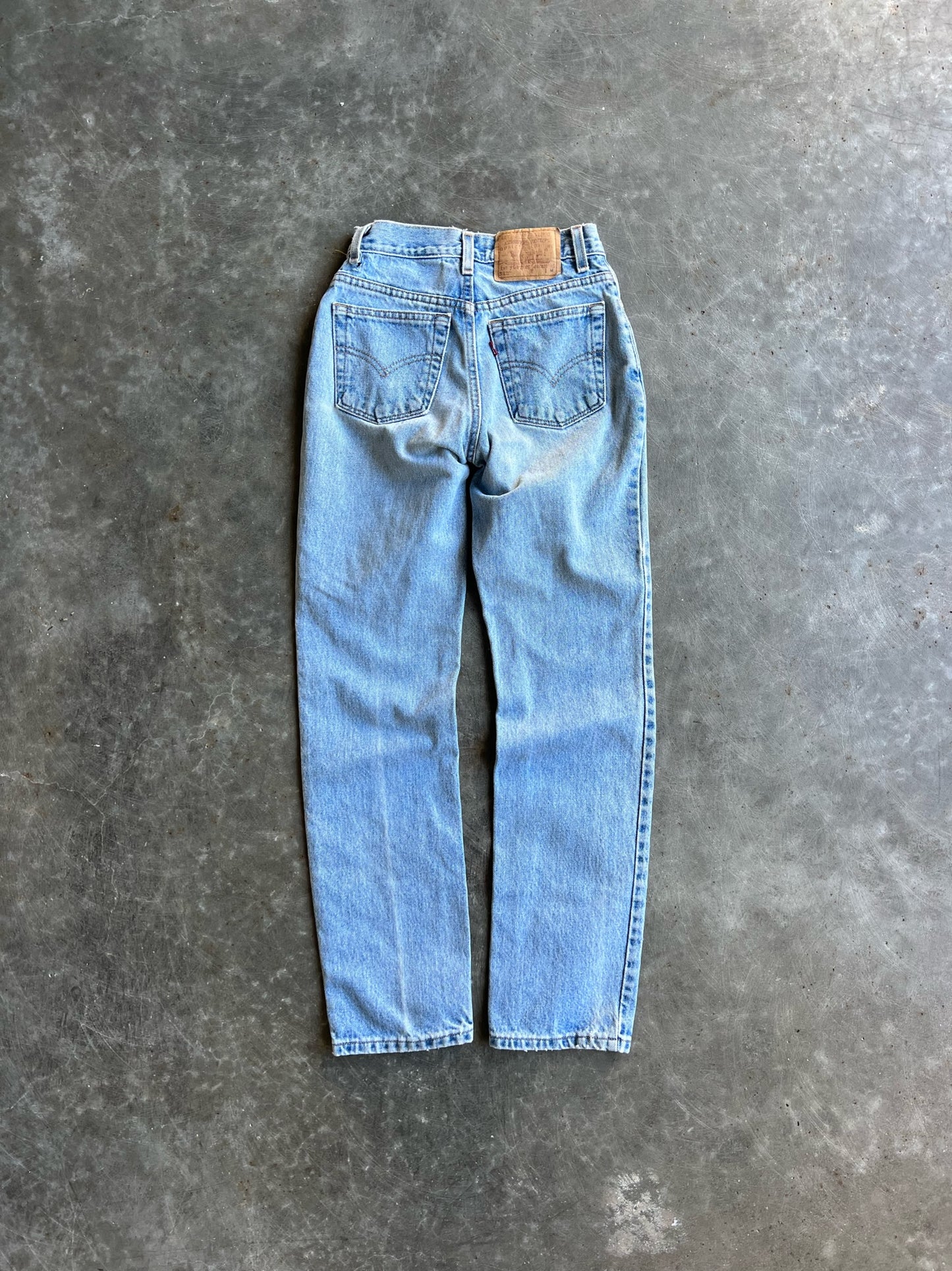 Vintage Light Wash Levi's 512 Pants - 25