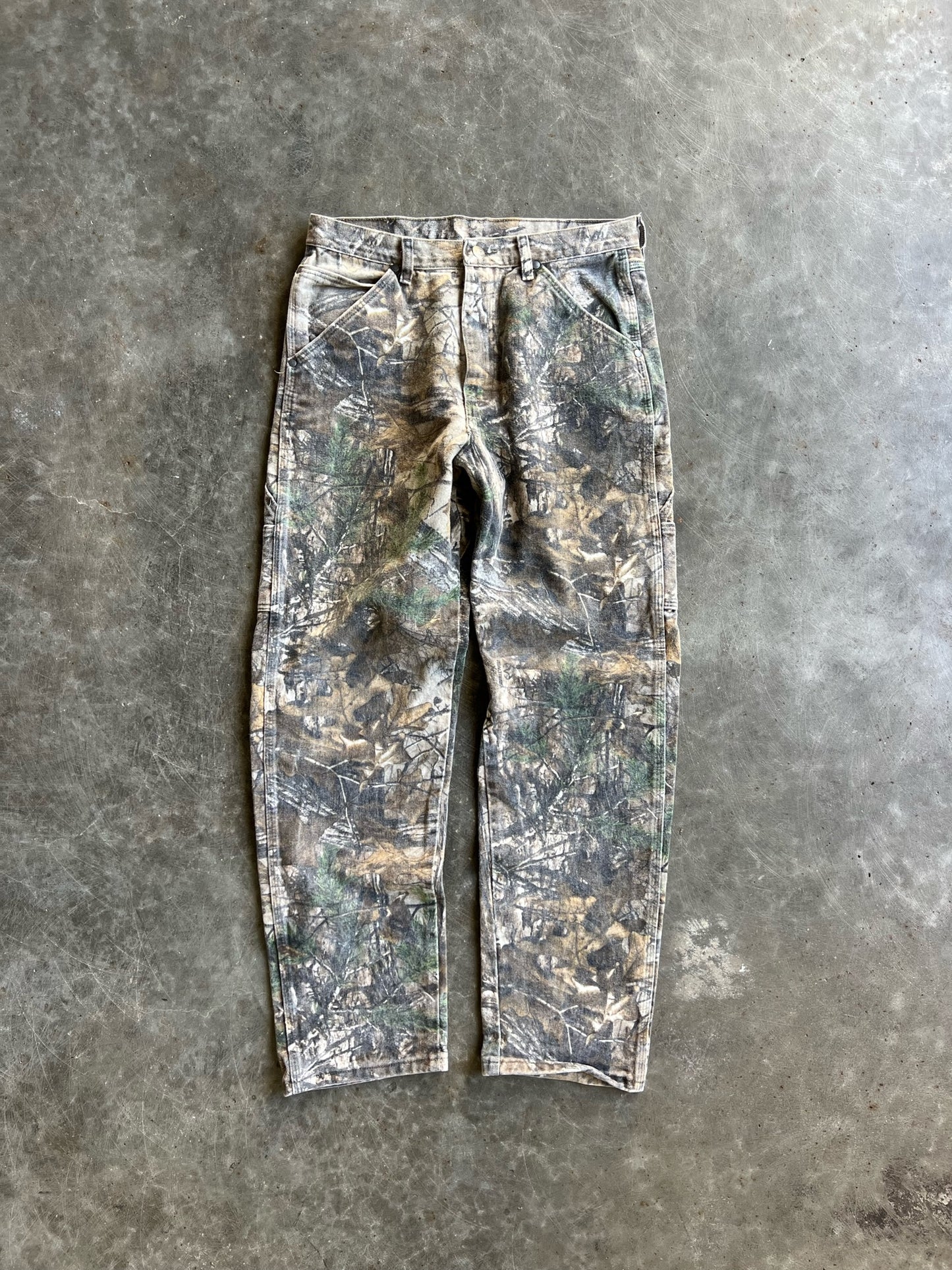 Vintage Faded Realtree Camo Wrangler Carpenter Pants - 32