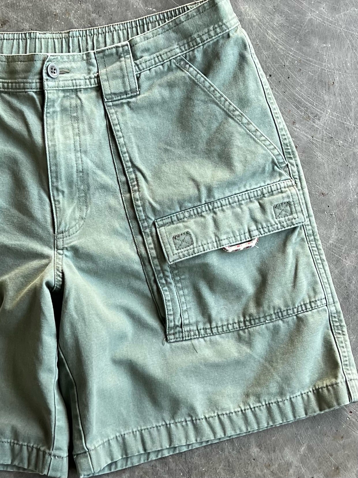 Vintage Green L.L. Bean Cargo Shorts - 33